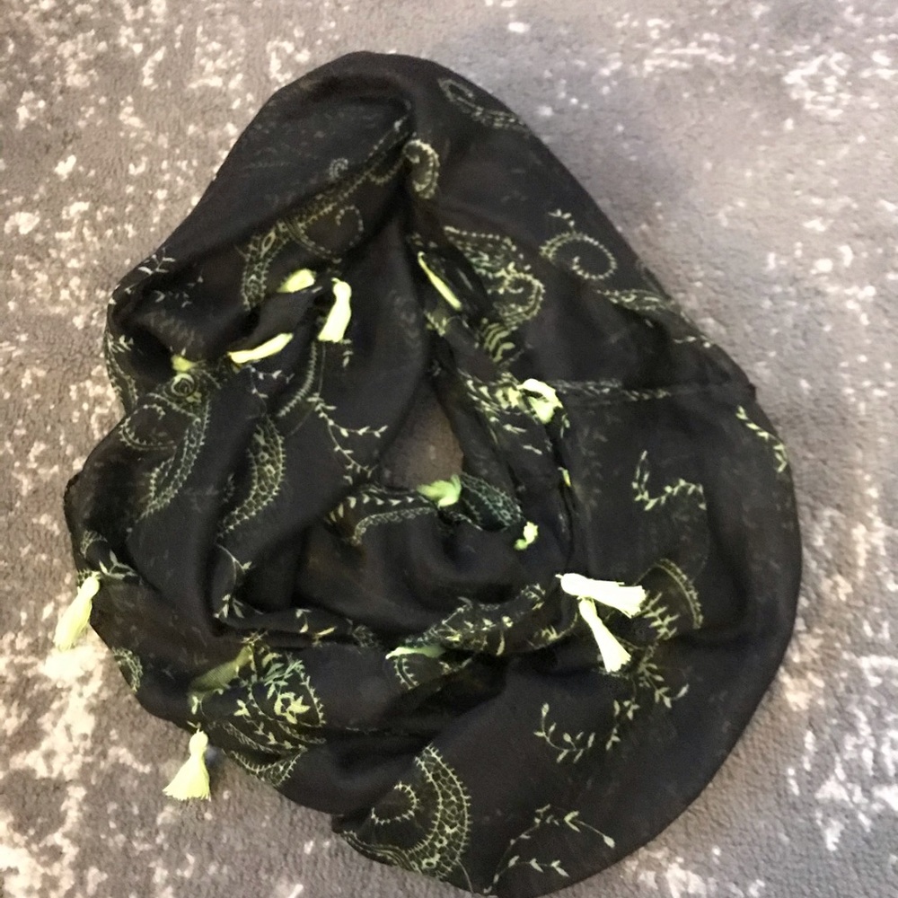 2 scarf bundle - Picture 4 of 4